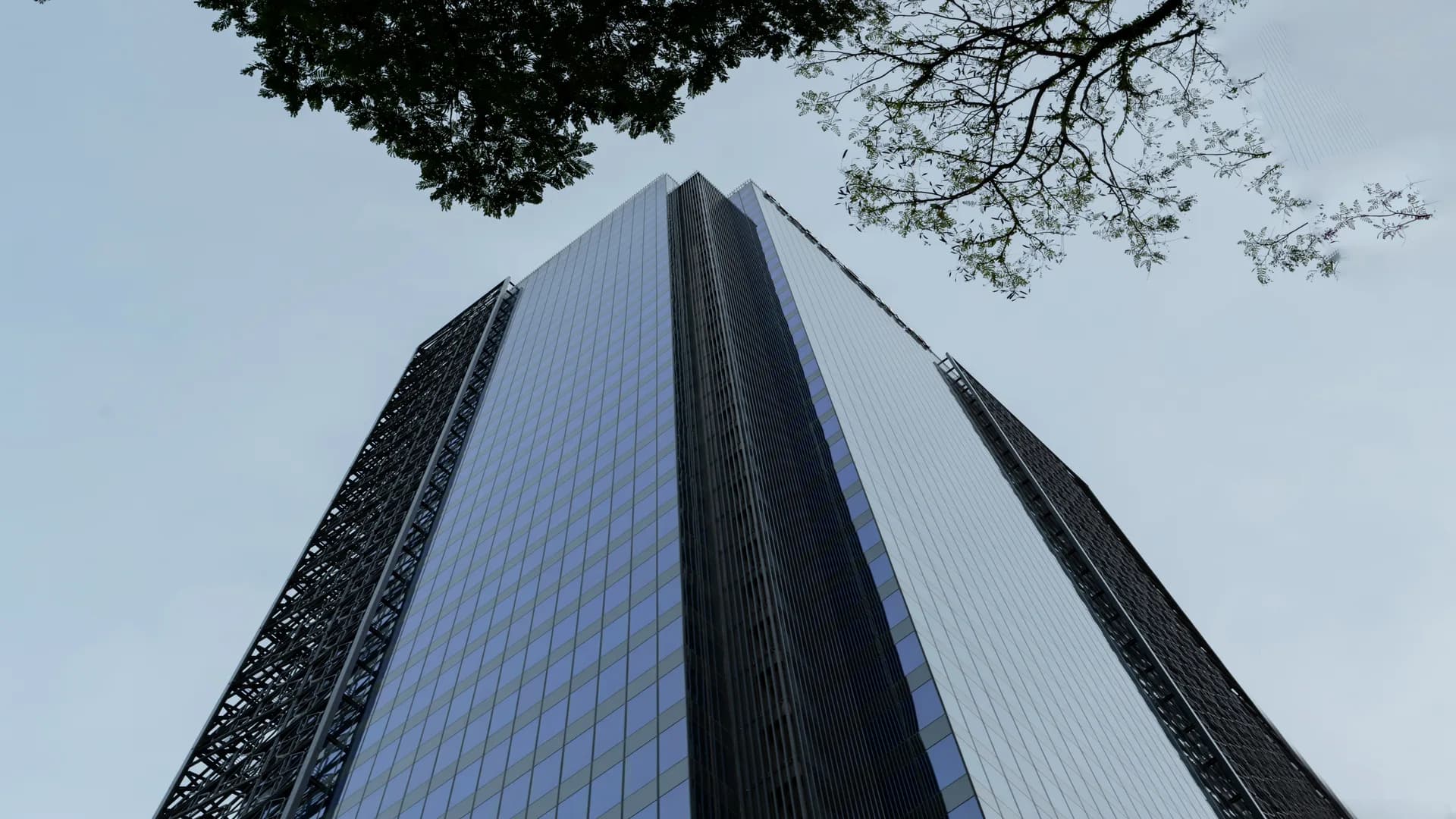 Plaza Conlay, Menara 1
