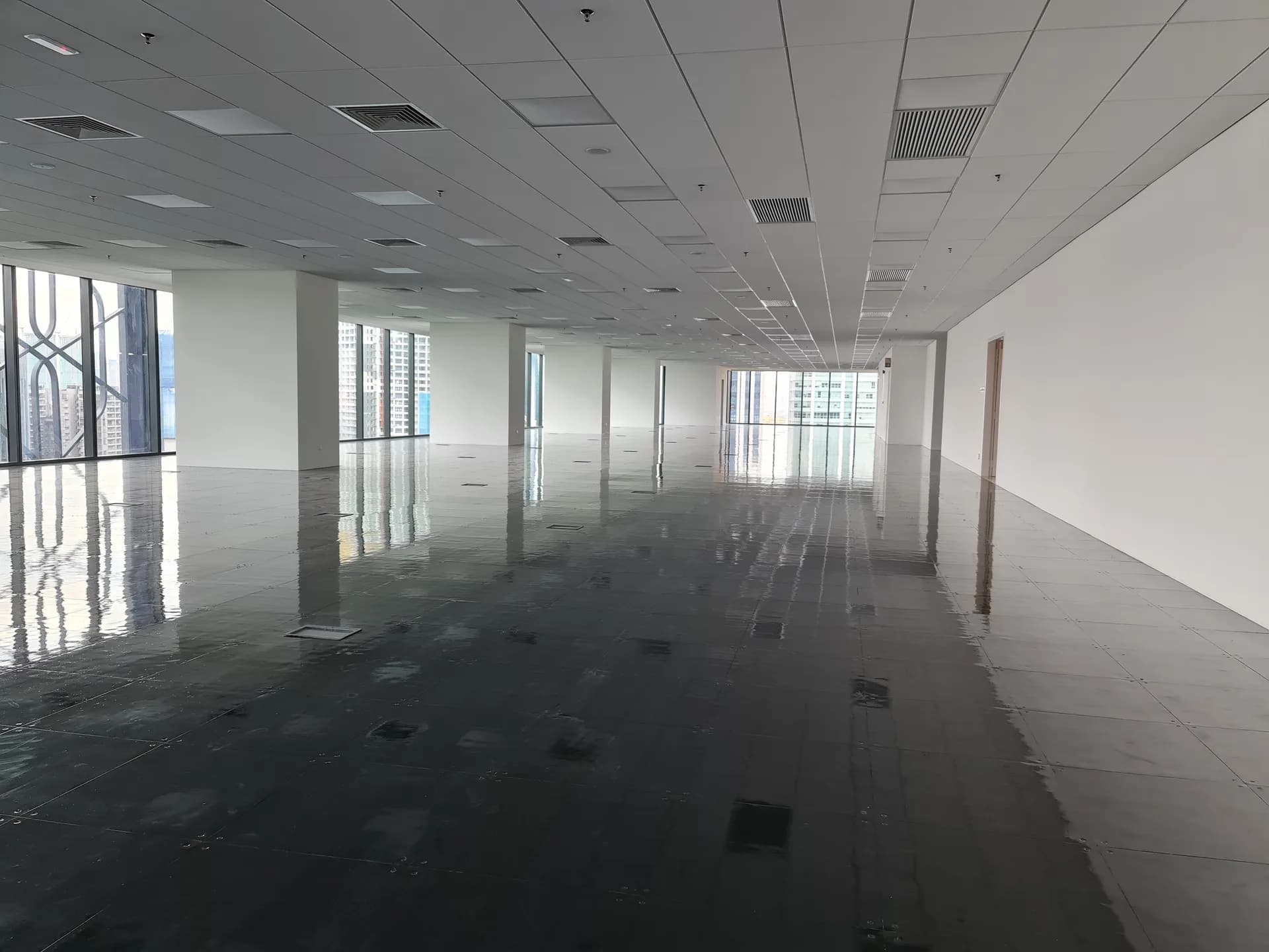 Plaza Conlay, Menara 1 — view 4