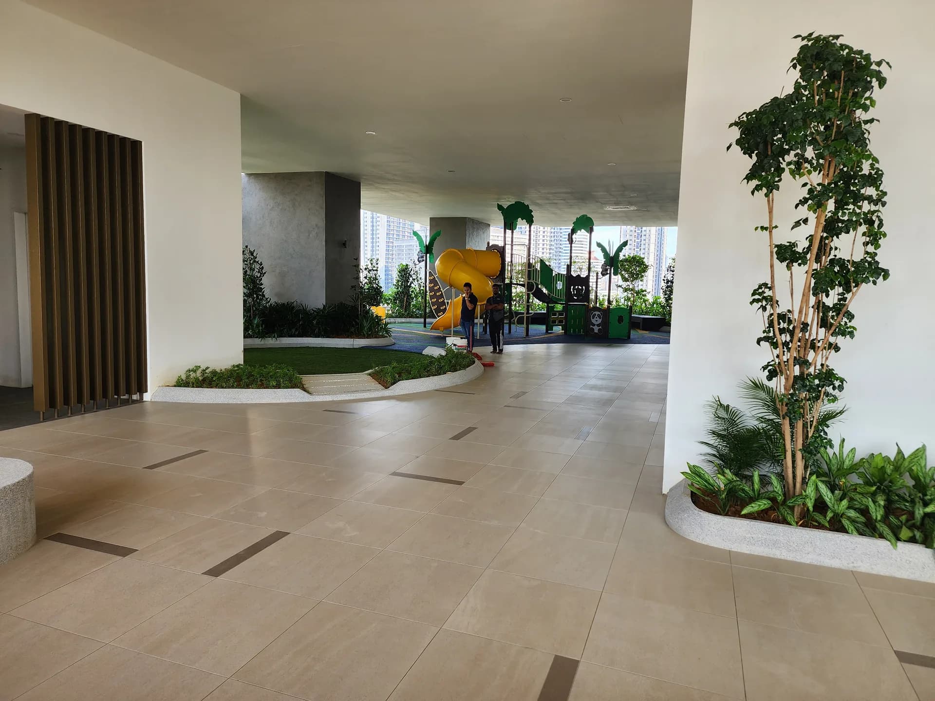 Laurel Residence — view 5