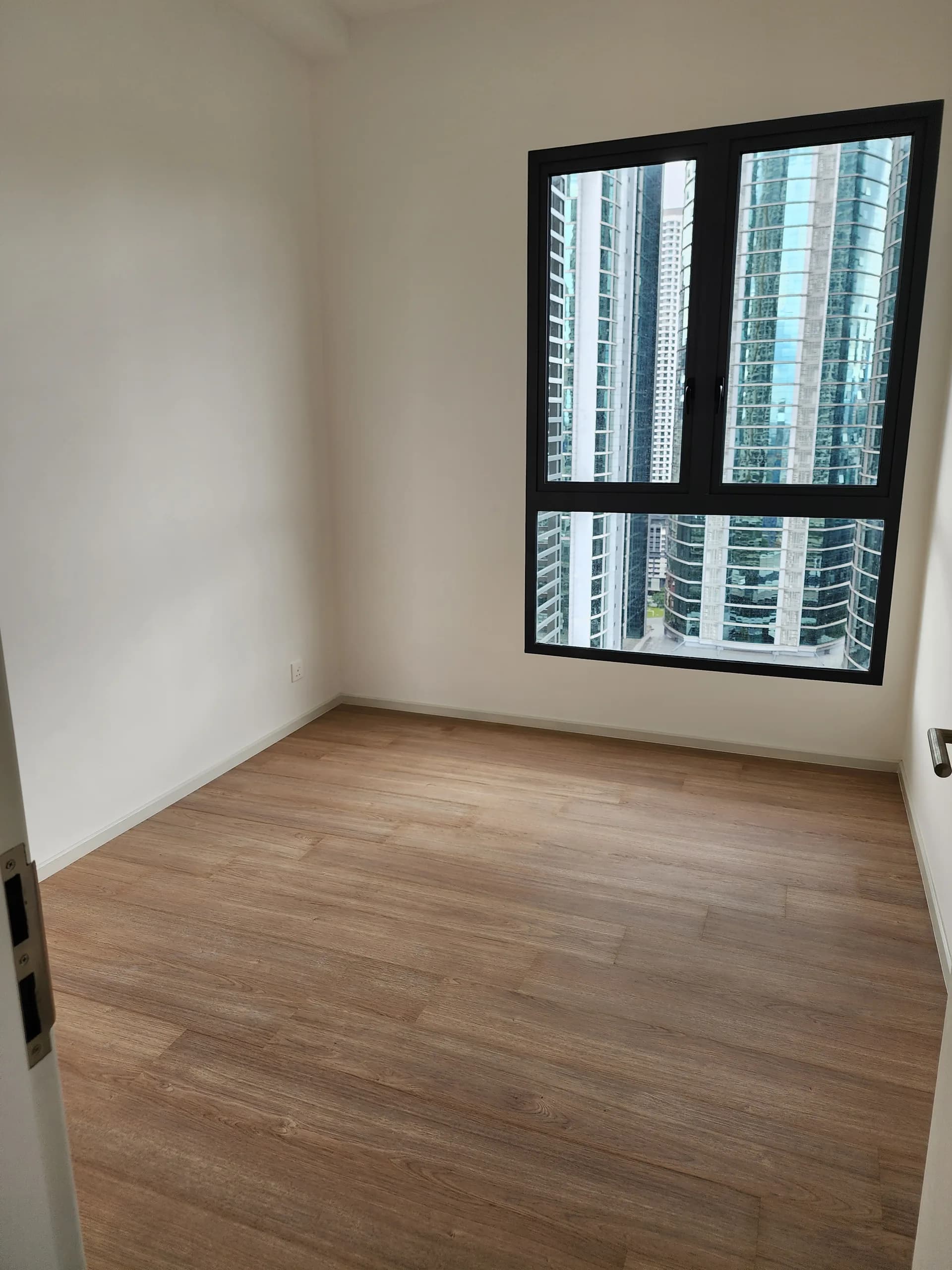 Laurel Residence — view 7